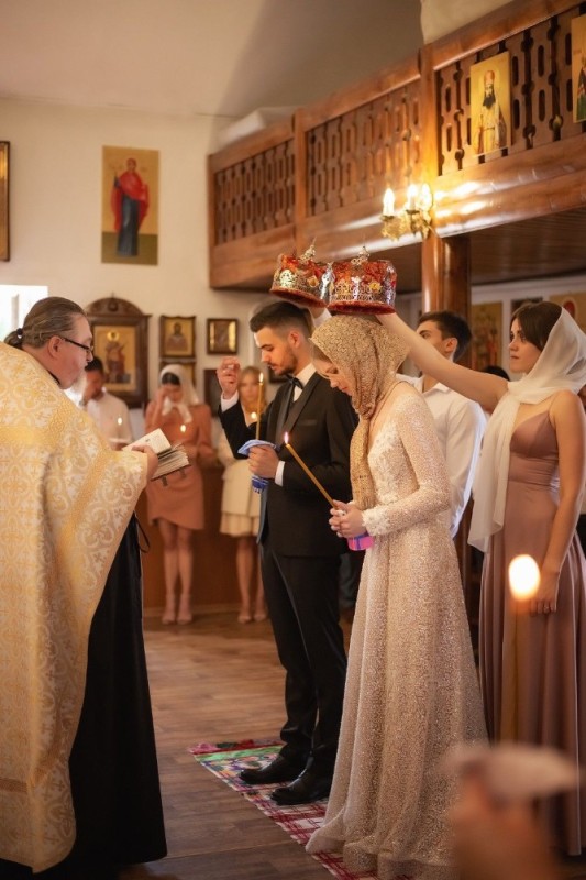 Создать мем: венчание в православной церкви, венчальные платья для церкви, венчание во владимире