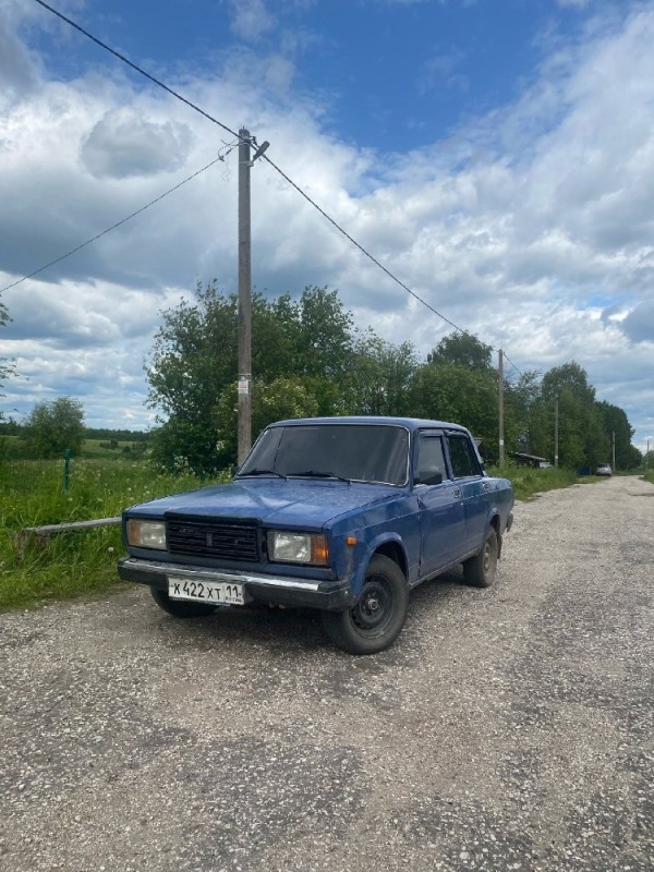 Создать мем: ВАЗ (Lada) 2107, ваз 2107 1982, ваз 2107 2005