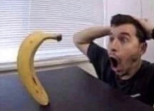 Создать мем: мемы, удивленный мужик, бананы