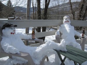 Создать мем: снеговики, креативный снеговик, зима снег