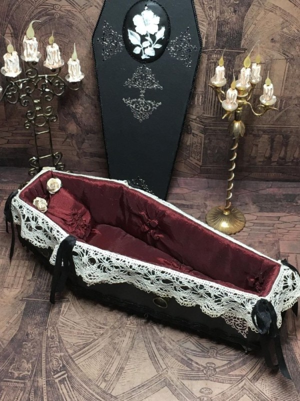 Create meme: the coffin , order a coffin with hello kitty, pink coffin with hello kitty