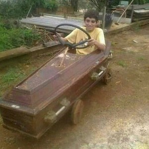 Создать мем: автомобиль, юмор, деревянный гроб