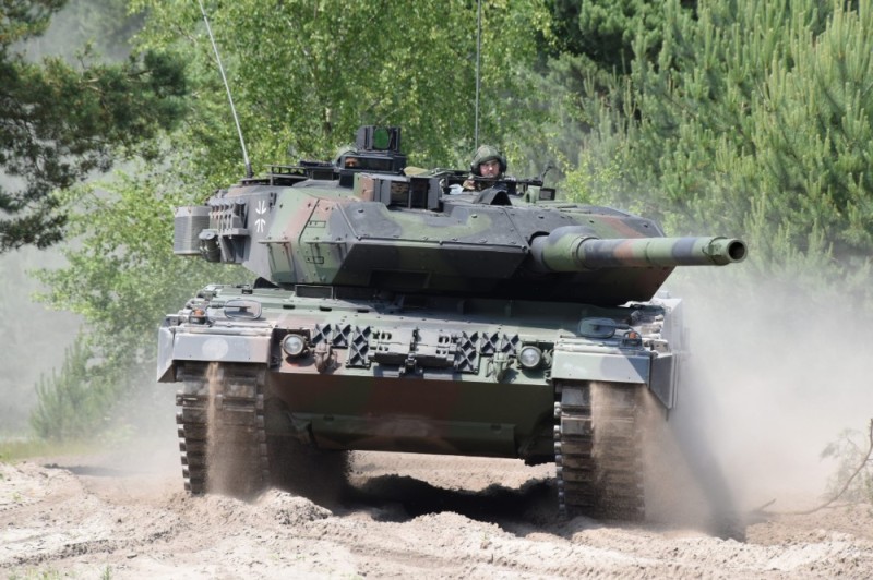 Создать мем: танк leopard 2a7, танк leopard 2a6, танк леопард 2а4