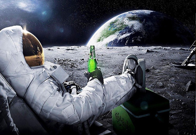 Create meme: astronaut carlsberg, space astronauts, astronaut with beer on the moon high quality