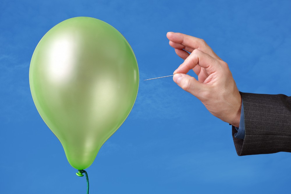 Создать мем: воздушные шары, воздушный шарик лопается, воздушный шар зеленый