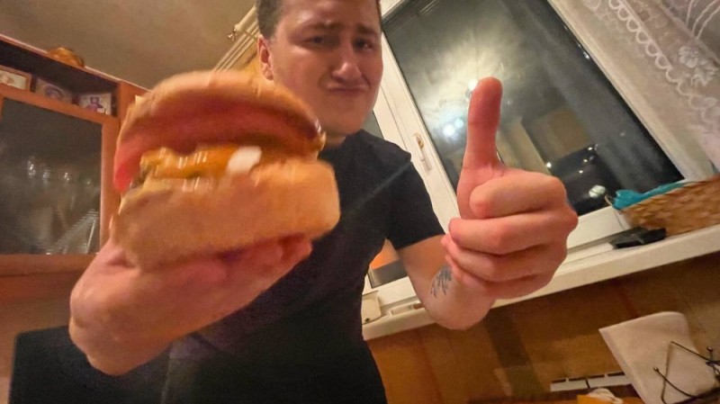 Create meme: kfs burger, delicious burger, homemade burger