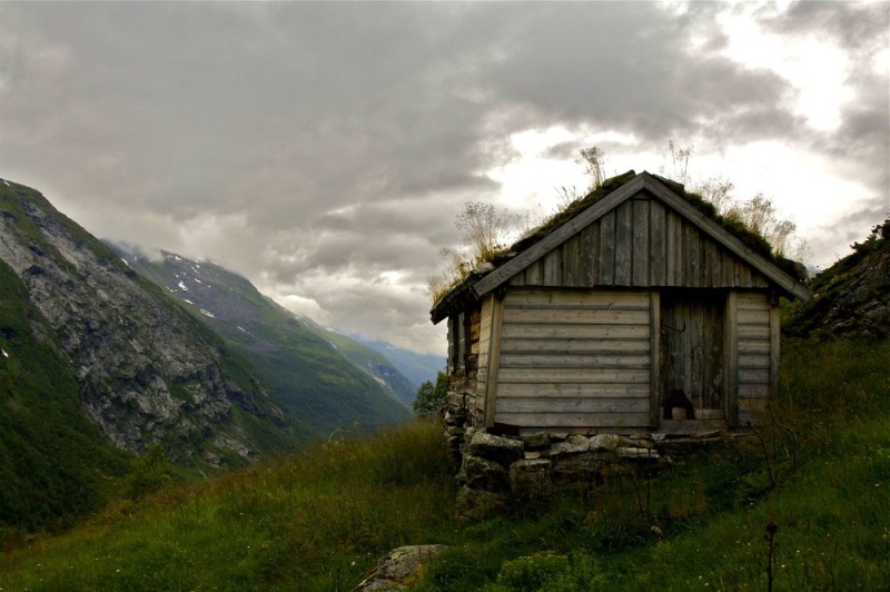 Create meme: mountain huts in Norway, hattfjelldal norway hut, barn norway