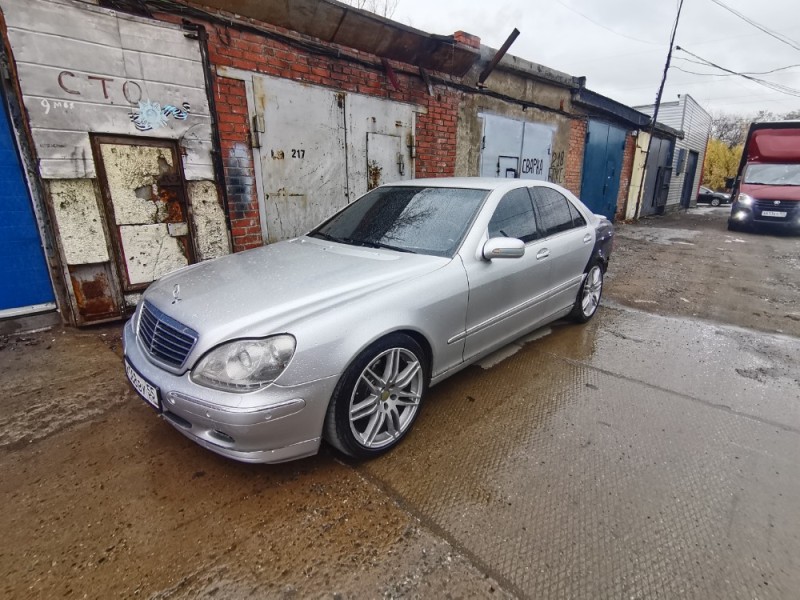 Создать мем: Mercedes-Benz S-klasse VI (W222, C217), серебристый мерседес, mercedes-benz