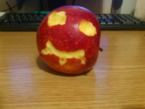 Создать мем: поедание яблок, фрукт, яблоко