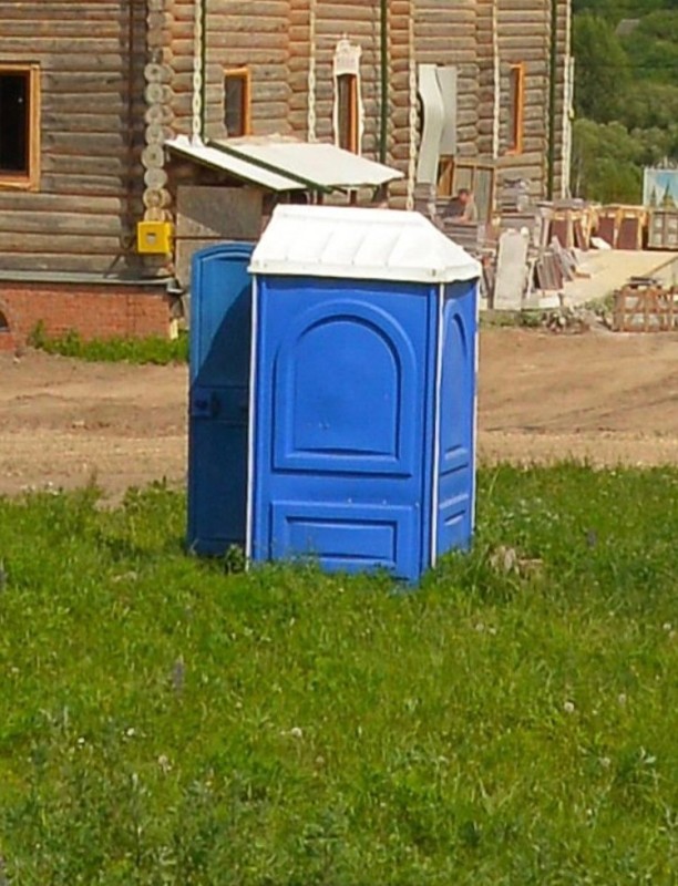 Создать мем: туалеты в россии, биотуалет уличный, дачный биотуалет