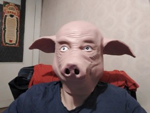 Создать мем: человек со свиной головой, тупая свинья, голова свиньи