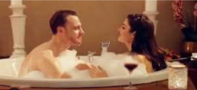 Create meme: Eda and Serkan scene in the jacuzzi, three in the jacuzzi, Serkan and Eda in the jacuzzi