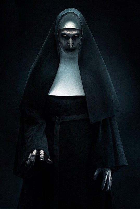 Создать мем: белая монахиня, бонни ааронс заклятие 2, проклятие монахини роуз