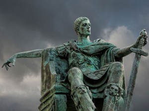Создать мем: статуя константина великого, царь константин великий скульптура, император константин великий статуя