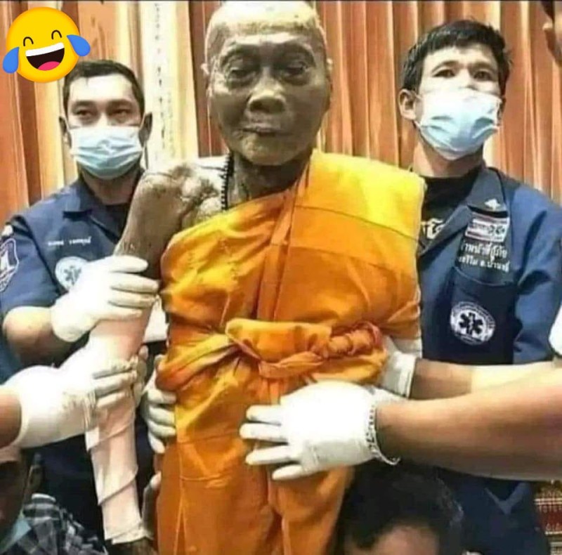 Создать мем: человек в мире, старый человек, буддийский монах