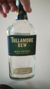 Создать мем: tullamore dew виски набор, tullamore dew этикетка, ирландец tullamore dew