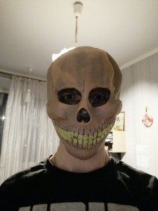 Создать мем: латексная маска, маска страшная, маска скелета