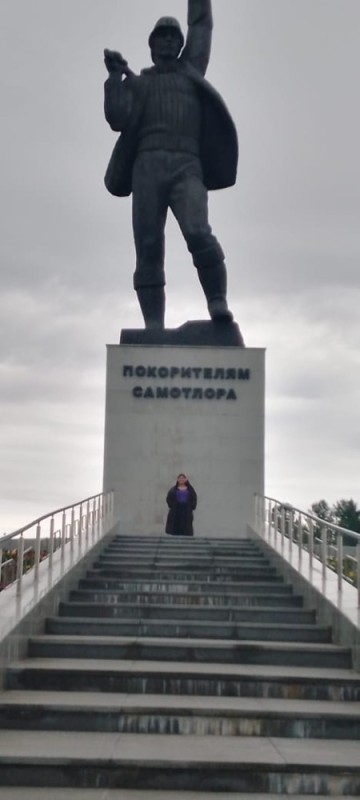 Create meme: feet , monument, monument to the conquerors of Nizhnevartovsk samotlor