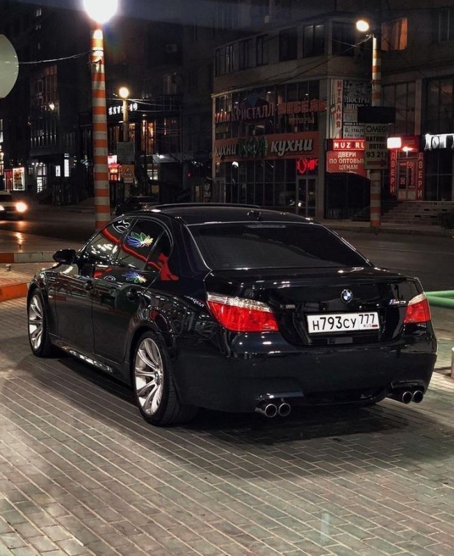 Создать мем: BMW M5 IV (E60/E61), bmw m5, bmw 5