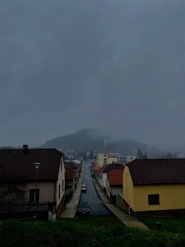 Создать мем: туман город, австрия, словакия