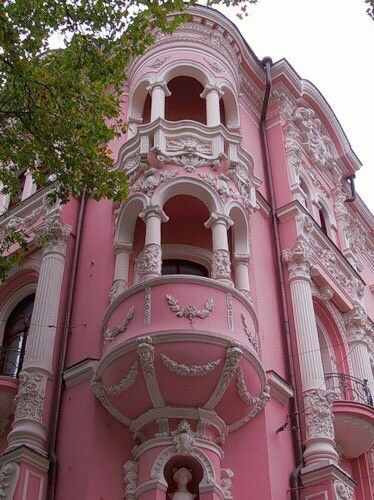Создать мем: гостиница красная одесса, розовое здание, розовое здание в москве