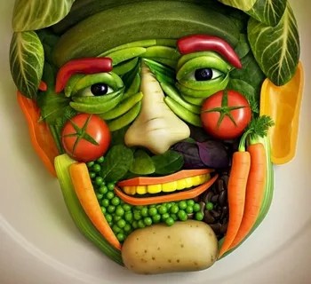 Создать мем: человек из овощей, портреты из овощей и фруктов художник арчимбольдо, портрет из овощей
