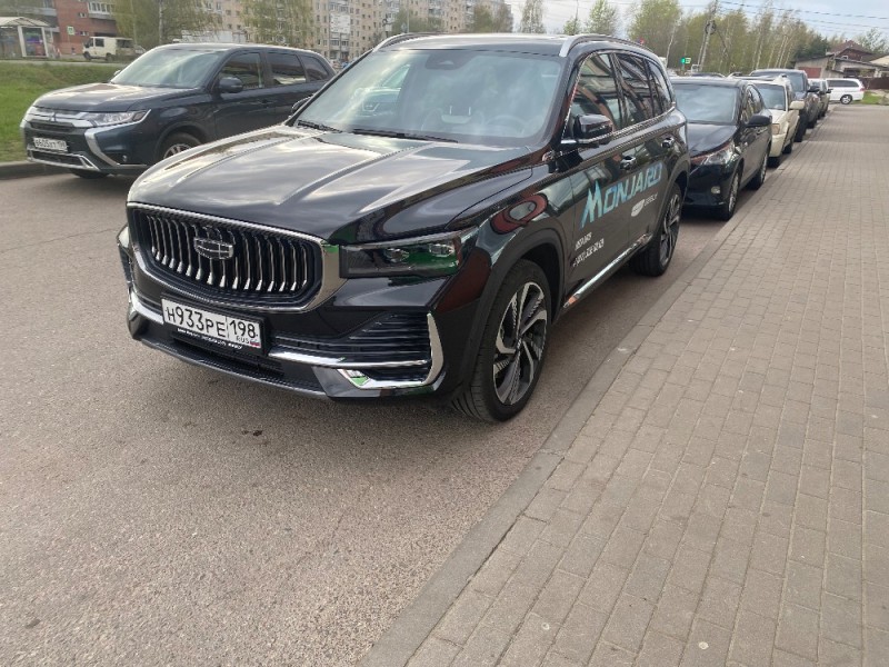 Create meme: volvo xc90 2019 black, volvo xc90 2020, new geely kx 11