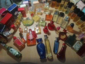 Создать мем: винтажные духи, коллекция парфюма, моя коллекция парфюма духов