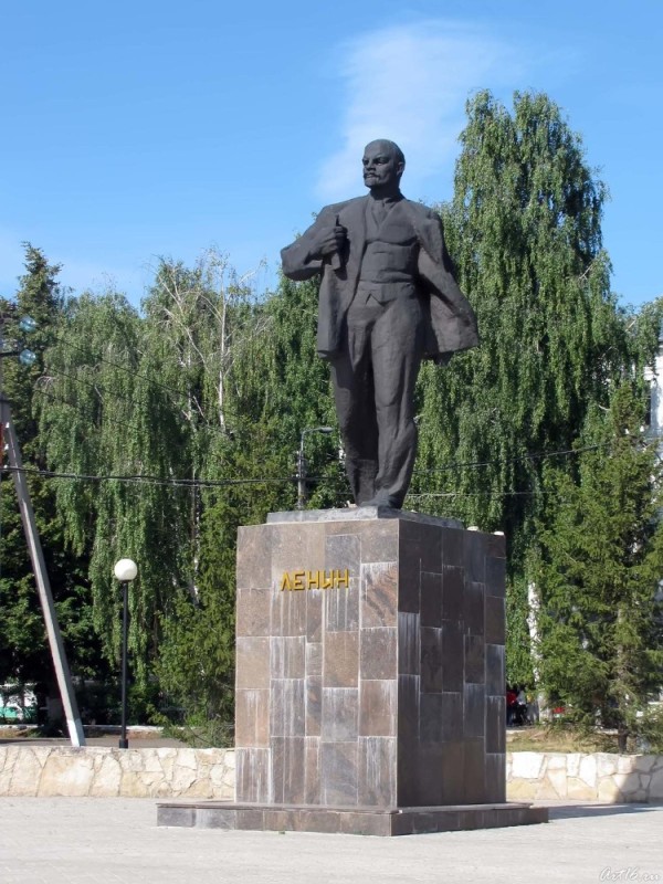 Создать мем: памятник ленину в богородицке, памятник ленину макеевка, памятник в и ленину