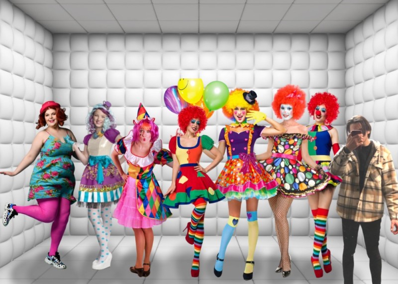 Создать мем: костюм клоуна для девушки, костюм клоунессы на взрослого, костюм клоунессы для девочки