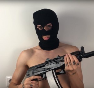 Создать мем: вооружённый человек, high color terrorist, вооруженный человек