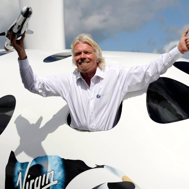 Создать мем: ричард брэнсон virgin galactic, брэнсон virgin galactic, ричард брэнсон вирджин