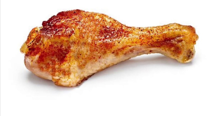 Создать мем: жареная курица, куриная ножка жареная на белом фоне, блюда из курицы