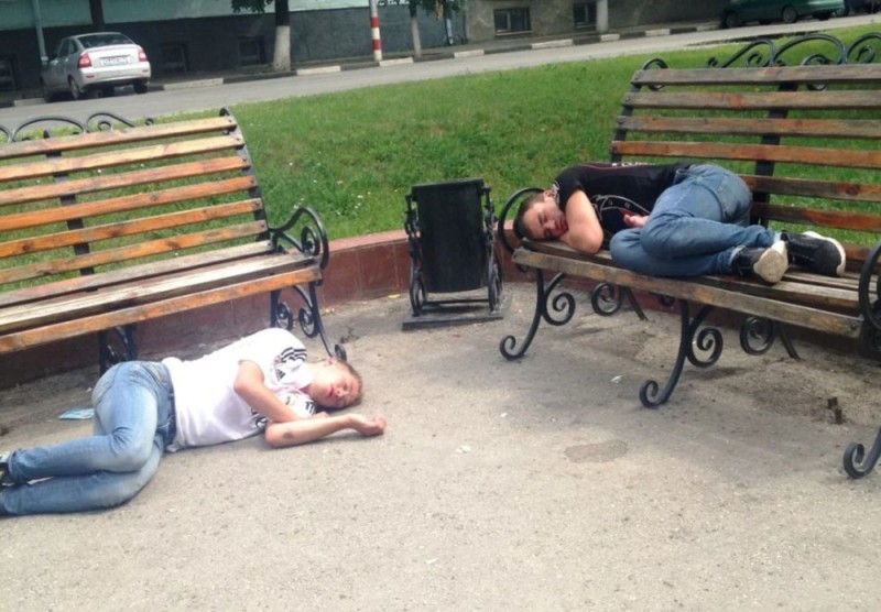 Create meme: sleeping drunk, drunks on the bench, drunk 