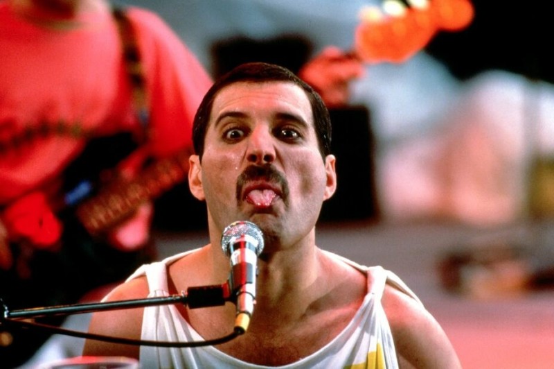 Create meme: Freddie mercury , biography of freddie mercury, Freddie Mercury. The great pretender