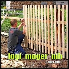 Создать мем: забор из штакетника, штакетник забор, деревянный забор