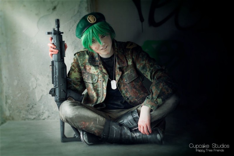 Create meme: Flippy cosplay, happy tree friends cosplay flippy, happy tree friends flippy