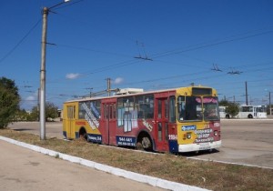 Создать мем: троллейбус севастополь, зиу 682, автобус