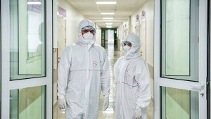 Создать мем: больница, костюмы биозащиты, защитные костюмы от коронавируса в филатовской больнице
