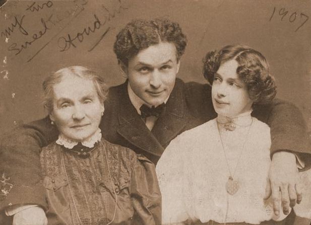 Create meme: Harry houdini, Bess Houdini, Houdini and his wife