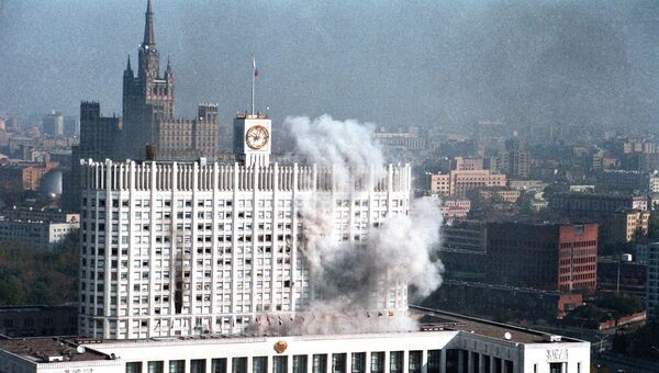 Создать мем: 1993 белый дом, события 3-4 октября 1993 года в москве, белый дом в москве обстрел