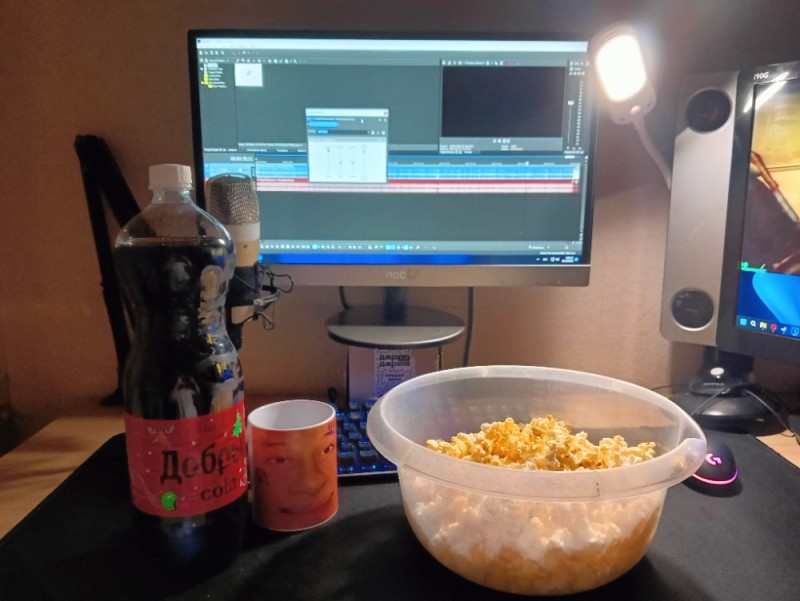 Create meme: popcorn , cheese popcorn, corn popcorn