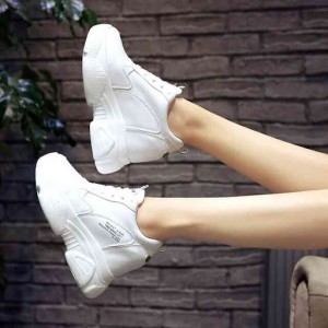 Create meme: womens running shoes, shoes on a high platform women's, platform sneakers in white