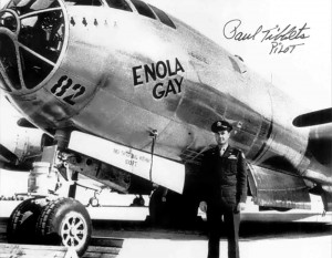 Создать мем: мужчина, b29 бомбардировщик enola gray, boeing b-29 superfortress