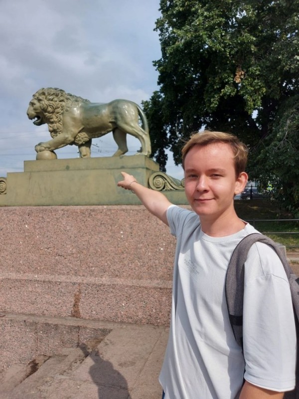 Создать мем: статуя льва в санкт-петербурге, санкт петербург львы, петровский алексей