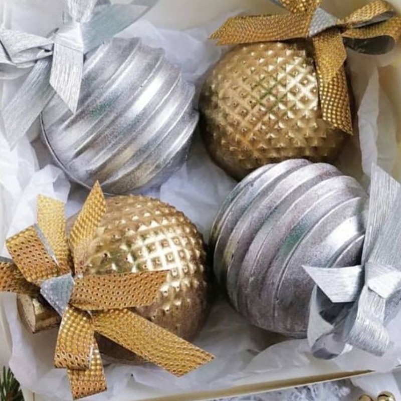 Create meme: christmas ball, a set of Christmas balls, set of Christmas balls light gold