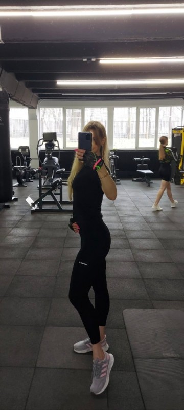 Create meme: girl , in the gym, Ekaterina Usmanova in jeans