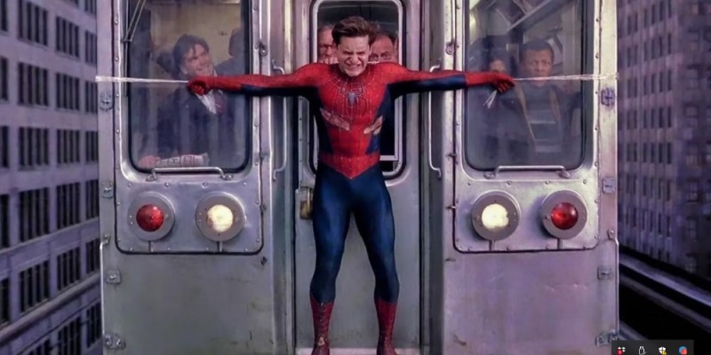 Создать мем: тоби магуайр человек паук поезд, человек-паук, человек паук поезд