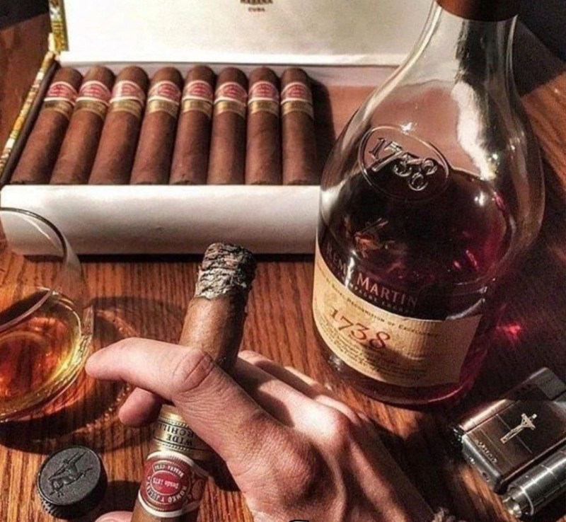 Создать мем: cigar malt виски, сигара, сигара и виски