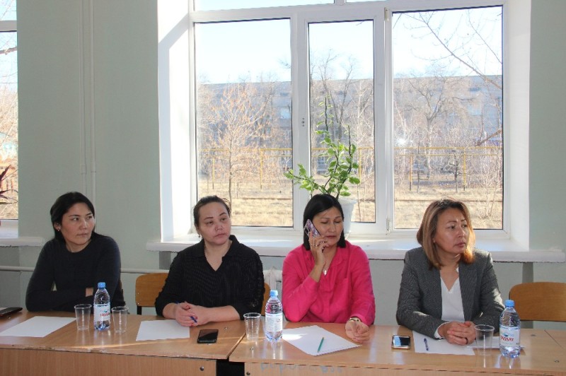 Создать мем: ким ошди савдоси, библиотеки казахстана, узбекские женщины